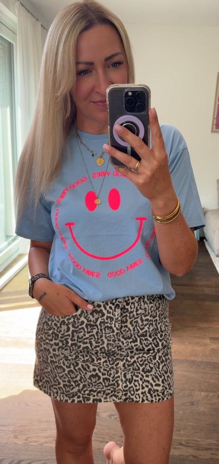 Good Vibes T-Shirt - Anmolino