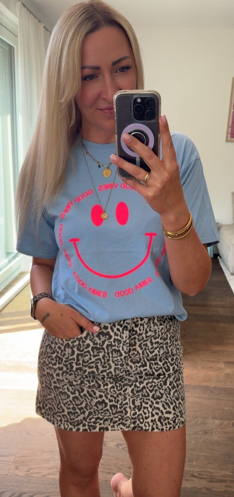 Good Vibes T-Shirt - Anmolino