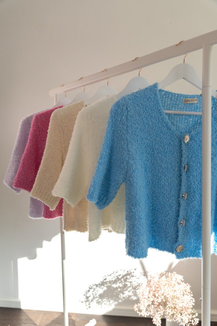 KURZARM BOUCLÉ CARDIGAN - Anmolino