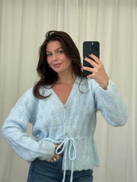 Soft Knit Cardigan mit Taillenschnürung - Anmolino