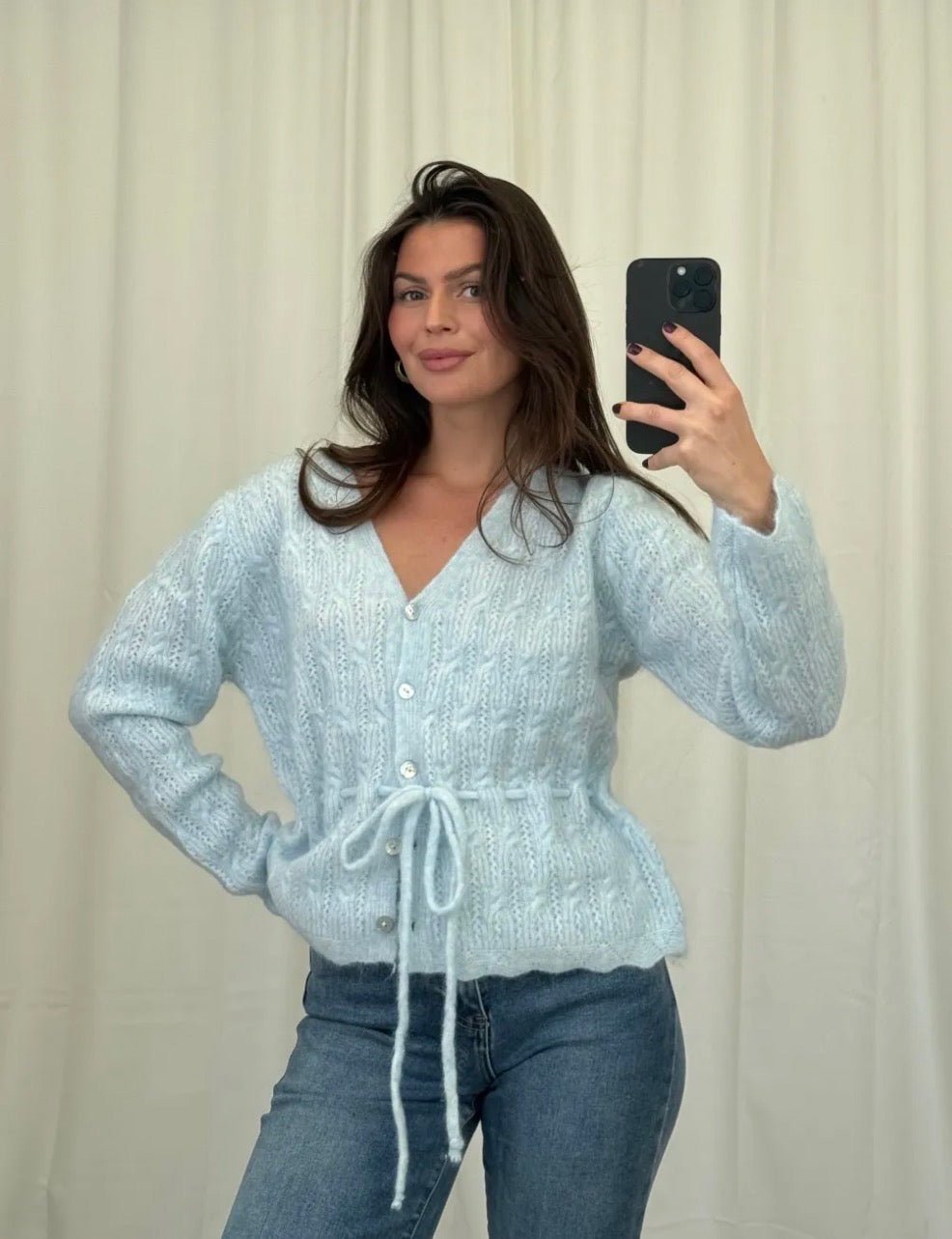 Soft Knit Cardigan mit Taillenschnürung - Anmolino