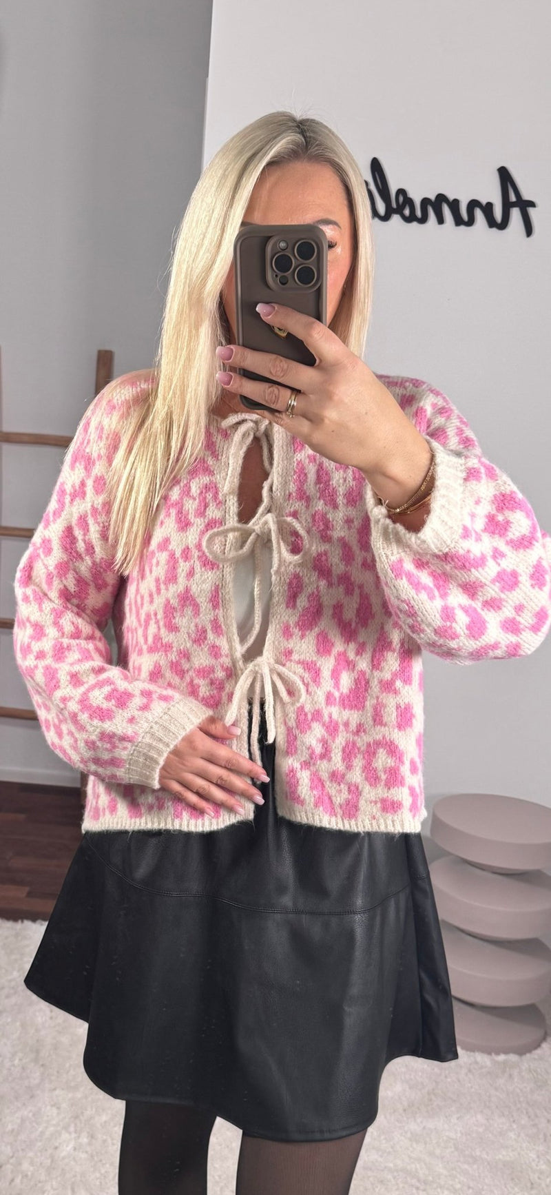STRICK - CARDIGAN SCHEIFE LEO LIANA - Anmolino
