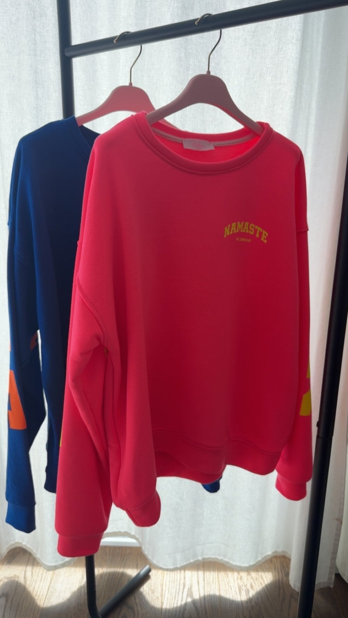 SWEATER "NAMASTE" - Anmolino